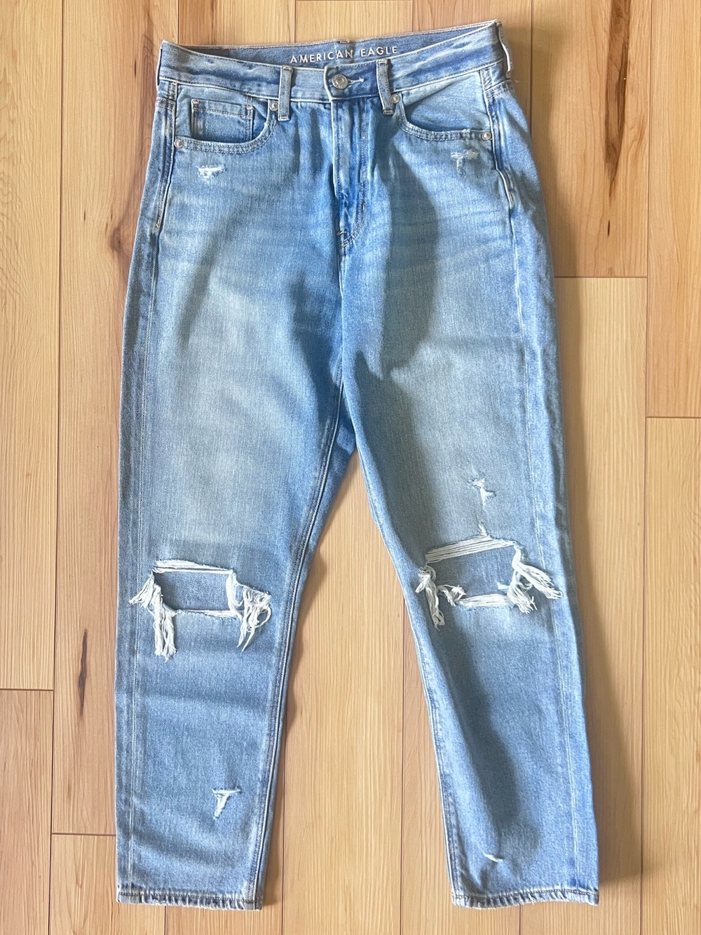American Eagle Outfitters Light Wash Distressed Mom Jeans